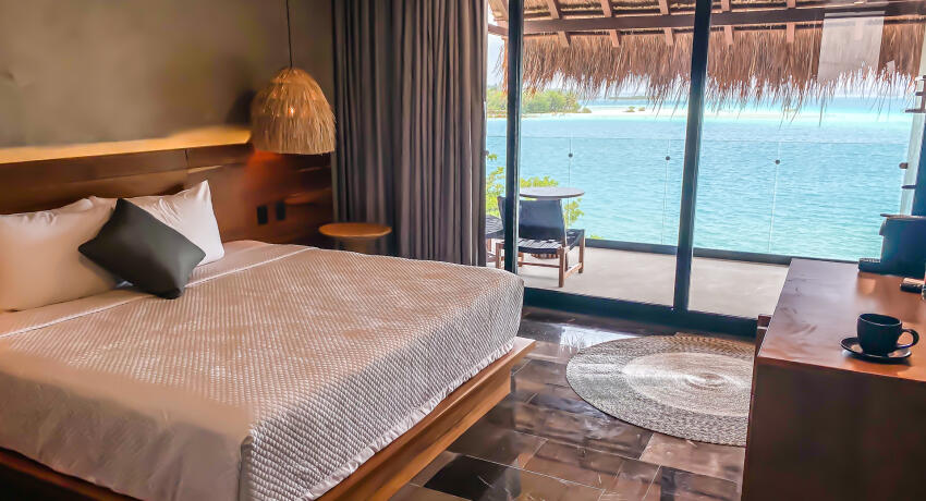 Lagoon View King Bed